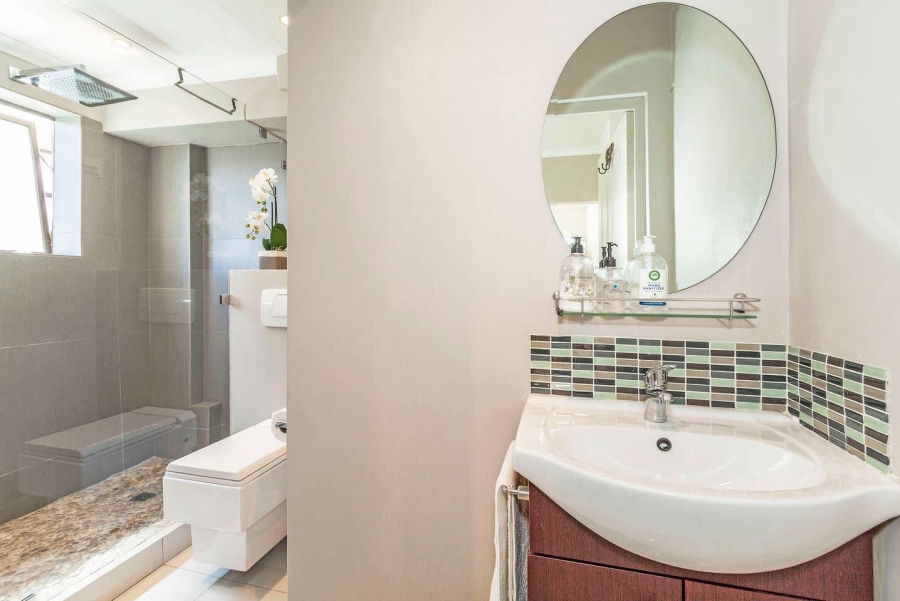 To Let 1 Bedroom Property for Rent in Sea Point Western Cape